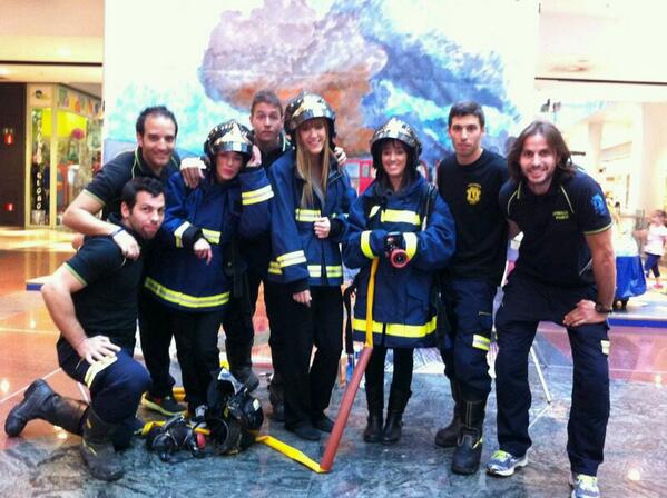 bomberosayudan's tweet photo. Quieres colaborar con nosotros?? Visita nuestra web,  conocenos!! http://t.co/TMyy7pwE00 #echalesustancia http://t.co/APezJcNpzg