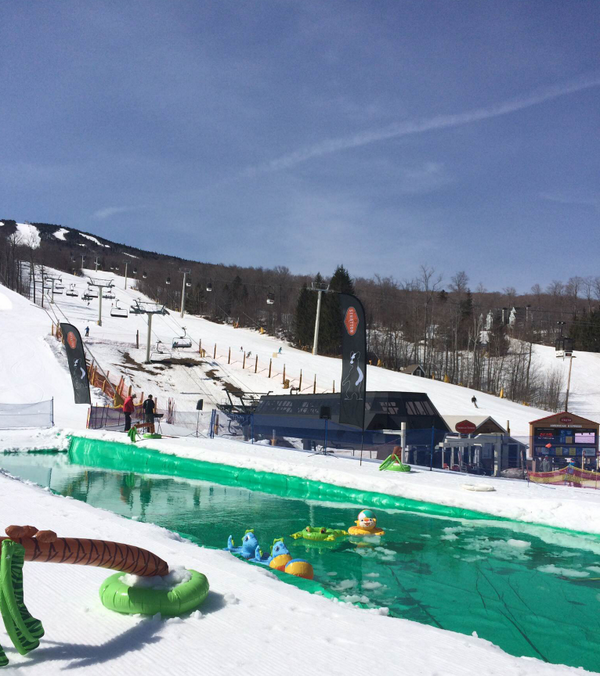 StrattonResort's tweet photo. It's starting to look an awful lot like a pool party around here... #Strattitude http://t.co/XWo1du0Fy5