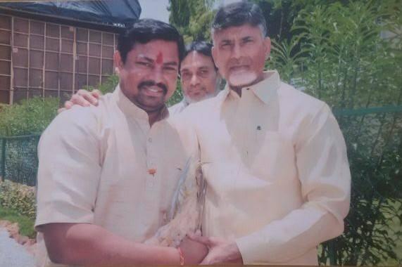 TigerRajaSingh's tweet photo. Met Shri Chandra Babu Naidu Ji @ncbn , He extended his full support and best Wishes http://t.co/Z5ryhbCQnf