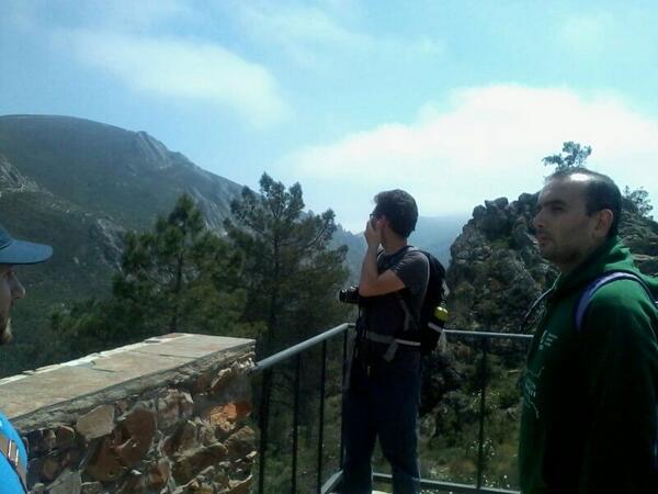 GeografosMadrid's tweet photo. VI Encuentro Profesionales Geografía. Participantes en el desfiladero del río Ruecas http://t.co/IFTqhhuPrj