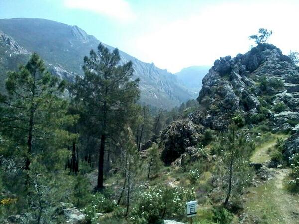 GeografosMadrid's tweet photo. VI Encuentro Profesionales Geografía en el desfiladero del río Ruecas http://t.co/QitMZLk5Zb