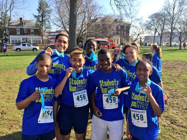 StudentsRunPhl's tweet photo. Team Love Park with their #GenerationRun medals! Congrats! http://t.co/nxDsYiIQed