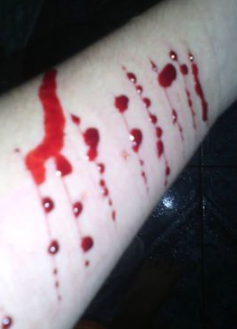 mutilated_'s tweet image. Ninguém Se Importa.