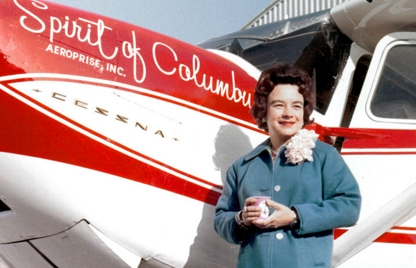 BuzzReads's tweet photo. The Untold Story Of The First Woman To Fly Around The World by @amyksaunders http://t.co/JziaBNxGUX #longreads http://t.co/sIlIjV2SCk
