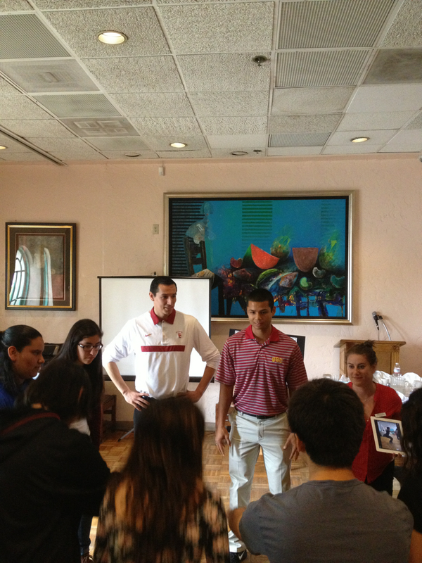 DrJasonParkDPT's tweet photo. .@USCBKNPT #DPTstudent showcasing Movement Analysis to #FuturePT high school students. Great job @USC_PTMLA #solvePT http://t.co/GUyq0rUbOL