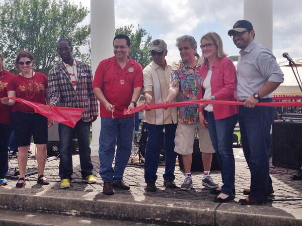 northside_sabor's tweet photo. Our Carnegie Columns have been restored! Ribbon cutting ceremony was a success! Thank you Councilmen @edforh (CON'T) http://t.co/CuAhi1cYJN
