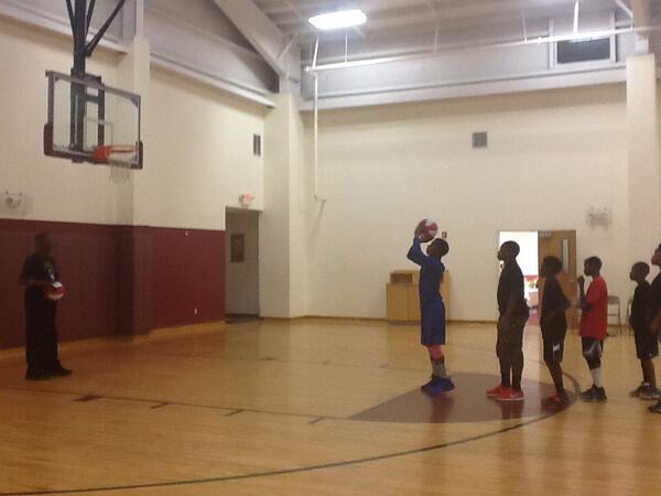 Free Throw contest. @EarthAngelBCF 's #hoopsforacure #breastcancerawareness St Johns OutreachCenter It's not too late