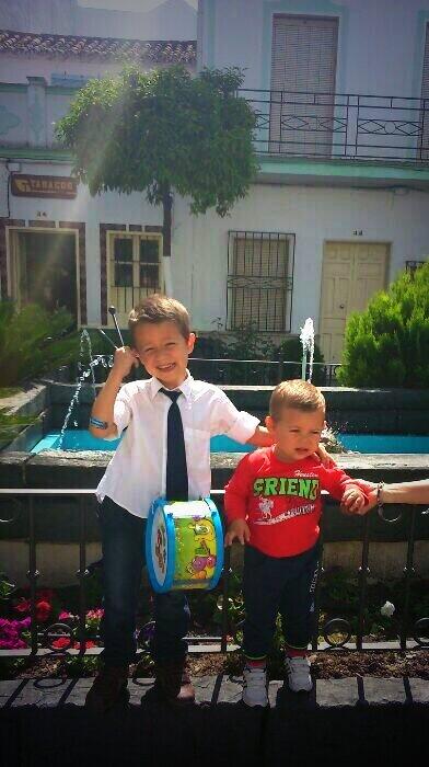 LuzdeRb's tweet photo. En casita riendome cn la foto de los pequeñajos:) como los exo de menos :( os quiero chikitines♥ http://t.co/QJAqOnoQk2