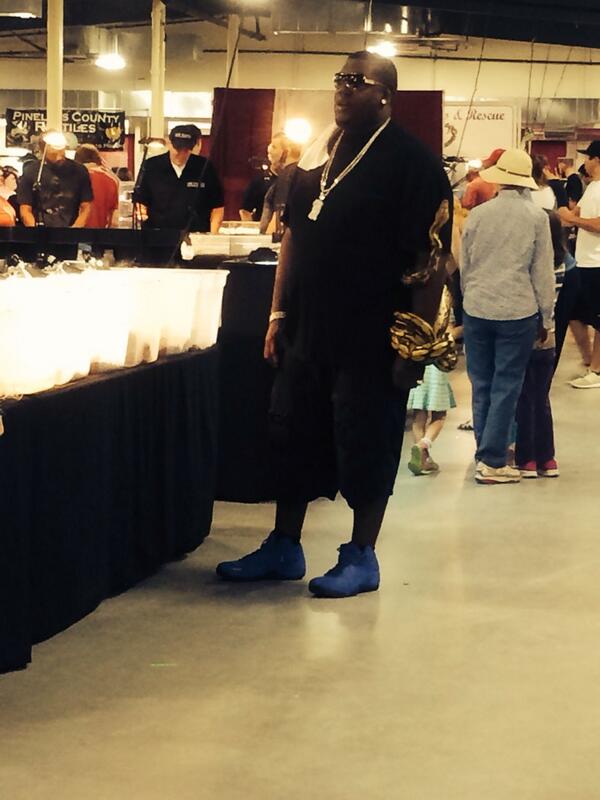 KleeDavis's tweet photo. Coolest guy of my life. #thesnakelife #repticonatl2014 #repticon @Repticon http://t.co/jcNJpQkYuo