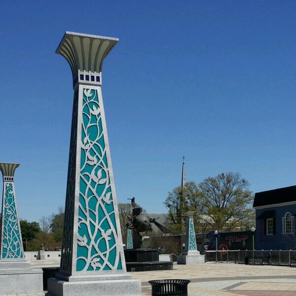 chewsylovers's tweet image. What a beautiful day in @DowntownDecatur! Spring has sprung! #spring #CHEWSATLANTA #DiscoverDecatur #sunshine #date