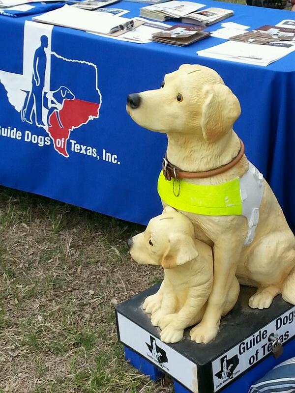 PooperScooperSA's tweet image. Guide Dogs of Texas at Fiesta de los Ninos #guidedogs #FiestaSA  #guidedogsoftexas #bestdogsinsight