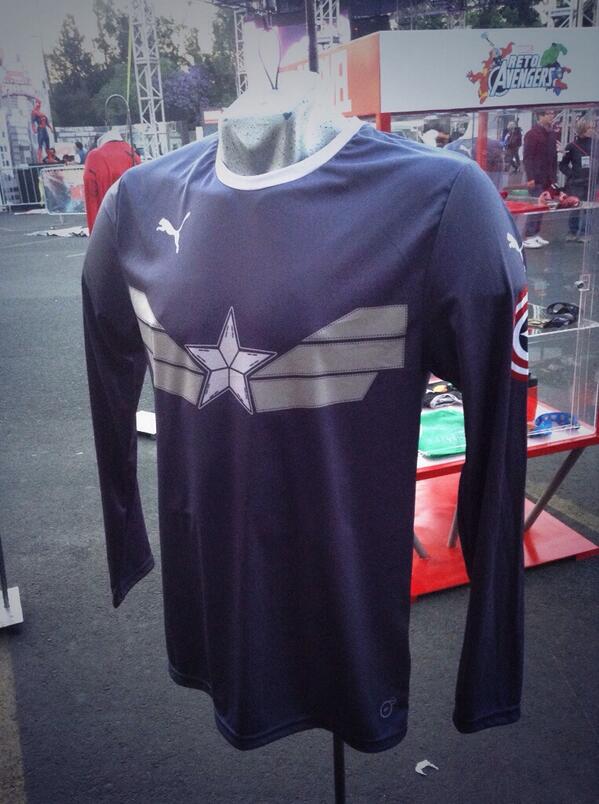 anicast_radio's tweet photo. Las playeras de la #CarreraMarvel en 10km y 5km hechas por @PUMAmexico http://t.co/Dy7iu40Im7