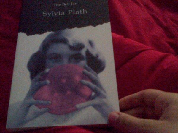 julietive's tweet photo. New book. http://t.co/wSAPvZKbJh
