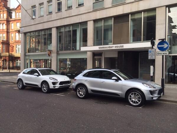 PorscheRetail's tweet image. The @porsche #Macan hits the streets of #Mayfair for their first test drives!

#London #MacanTurbo #MacanS