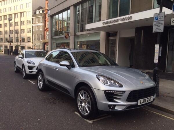 PorscheRetail's tweet image. The @porsche #Macan hits the streets of #Mayfair for their first test drives!

#London #MacanTurbo #MacanS