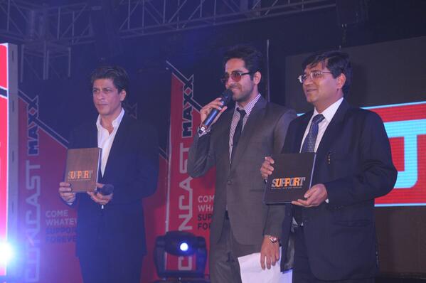 ConcastGroup's tweet photo. Our chairman with @iamsrk and @aayushman_ipl. Come whatever, #support forever. #concast http://t.co/OOknOCUkKs