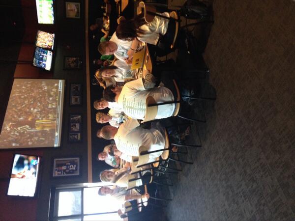 ManchesterSEA's tweet image. Enjoying some lunch at Buffalo Wild Wings! #o2t56