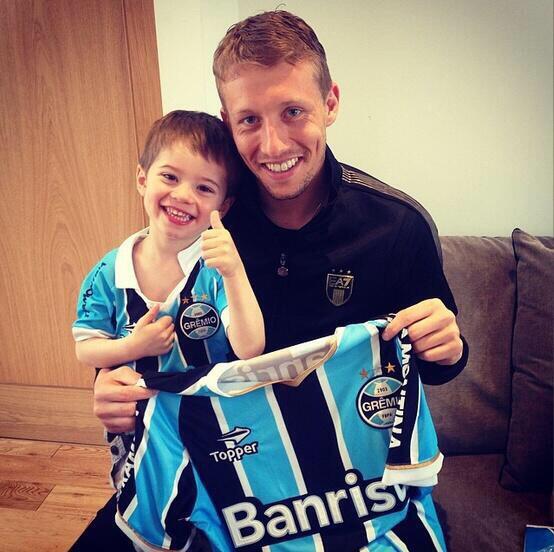 Happy Birthday Lucas Leiva       