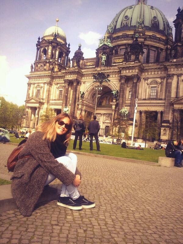 TrilloRocio's tweet photo. Berlin : ) http://t.co/wk6dKQHeFw