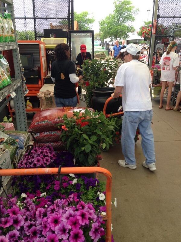 Santiago Bernardez on Twitter: "1 customer 2 carts @homedepot ...