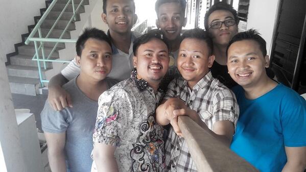 Narsis using cangsis "cangkul narsis" /w @queevollu <a href="/nurobie/">Rob</a> <a href="/zeekotzen/">rommy</a> <a href="/whitewashere/">Salesman</a> <a href="/rdestaardian/">Bagwell</a> @evorisavellu