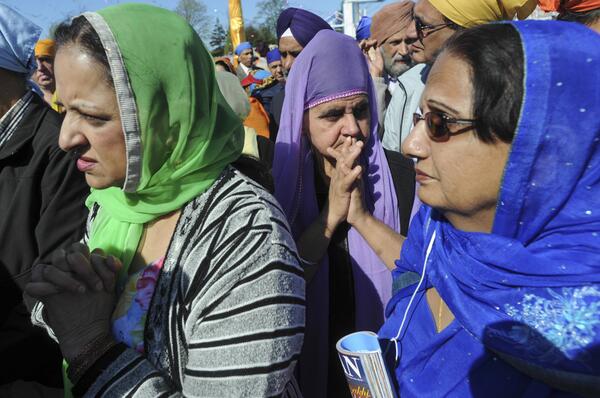 jpayne666's tweet photo. Annual #Vaisakhi parade in #Vancouver, BC http://t.co/uXHr3nzMmQ