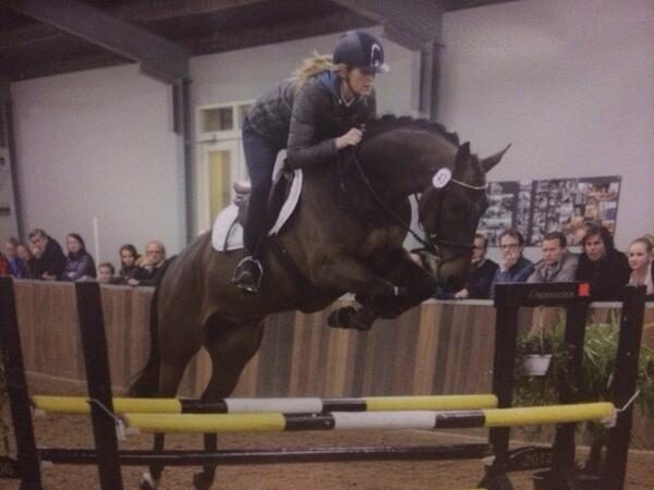Johan met flo (unaniem)kampioen 4jarige werd in finale over gereden door Nathalie Vd Meij