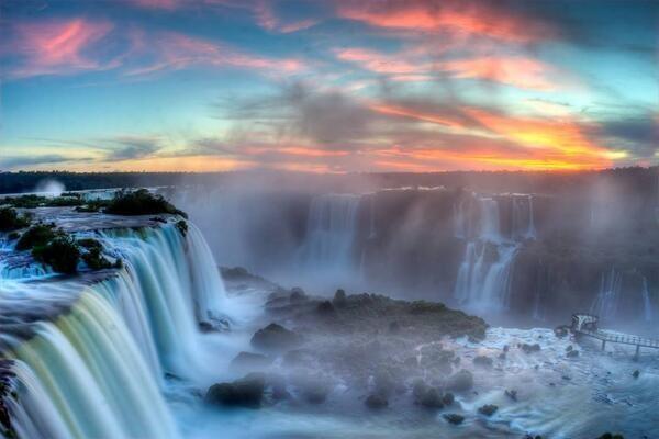 Kat_HCMC's tweet photo. “@ThatsEarth: Iguazu Falls, Argentina http://t.co/3CQHi7x7JK” @Discobastard