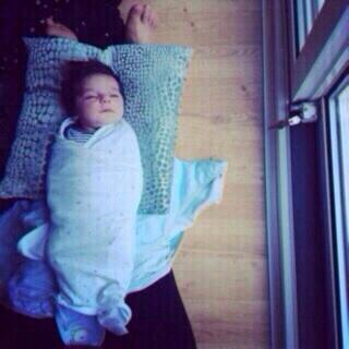 hana3falah's tweet photo. 😍هالشي أ��مل مافي الزواج  #ماذا_يقدم_لك_الزواج http://t.co/eeTNGi4GLr
