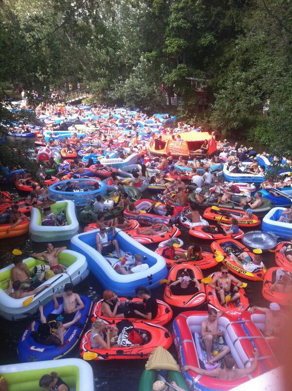 OMGFacts's tweet photo. Just the annual "beer floating" -event near Helsinki, Finland http://t.co/T1TTcDTkRu
