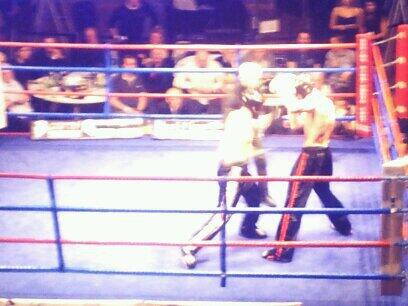 zoom_it_tv's tweet photo. Seconds later guy backing off was on the canvass out cold ! #EFC8 http://t.co/YmQevbVe4a