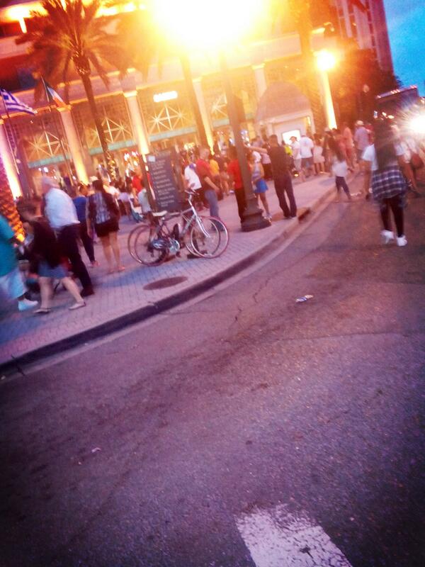 forevatss's tweet image. Still at it #daCity