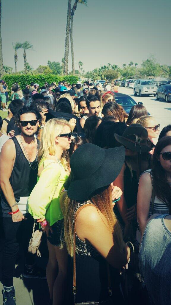 goodbadandfab's tweet photo. The line for the @McDonalds Bootsy Bellows party is pretty epic! #GBFlovesCoachella #Coachella2014 http://t.co/2bULPoHVTU