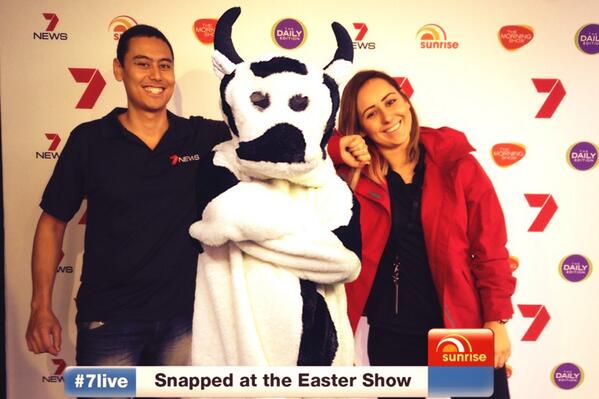 angezoric's tweet image. Snapped at the #EasterShow with @Jas_Hk and the @sunriseon7 Cash Cow for the #7Live Experience