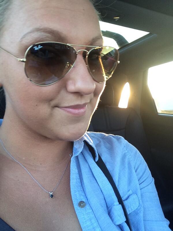 vmathiasss's tweet image. Fresh new aviators 😎 #scratchfree #raybans