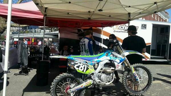 ChaosMxGraphics's tweet image. @lancephillips28 representing #chaosgraphics on his #seahawks themed Honda at #SEATTLESX #SXonFOX