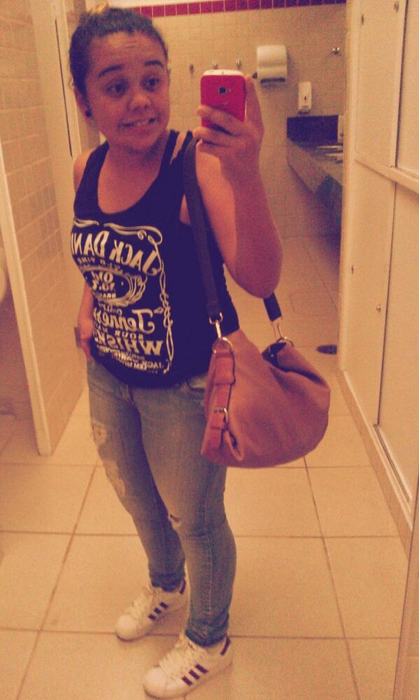 ig_thaina tweet picture