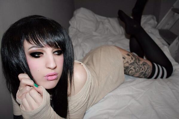 PrincessAsylum's tweet image. Shoot me.. Take away my pain..