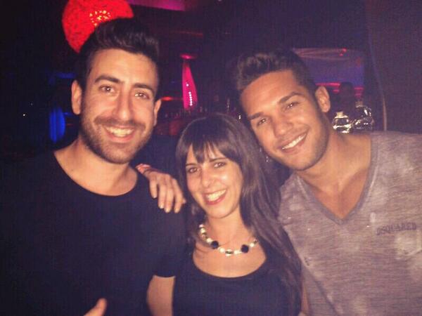 iria87's tweet photo. Xq los sueños de hacen realidad @AlbertoSantana_ espero que te mejores @Vero_Lopez2387 #newgaramond #friends http://t.co/0GlJQ4KmTe
