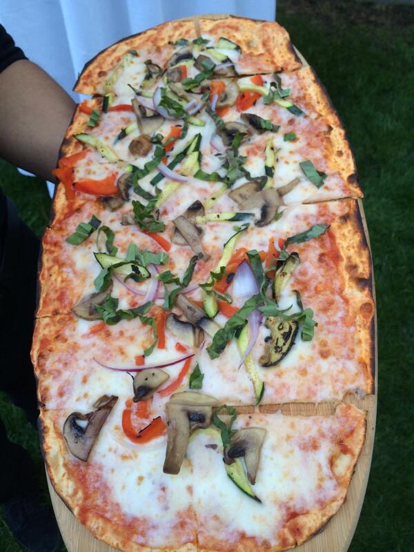 HeatherStormTV's tweet image. Serving wine &amp;amp; wood oven pizza tonight @BlackLABVenture #LABEvents #charityevent