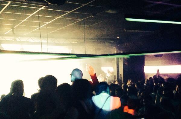 rosenperales's tweet photo. Hands up in the air VLC @jose_v_gay @pedro_redondo http://t.co/81HjF6XzDJ