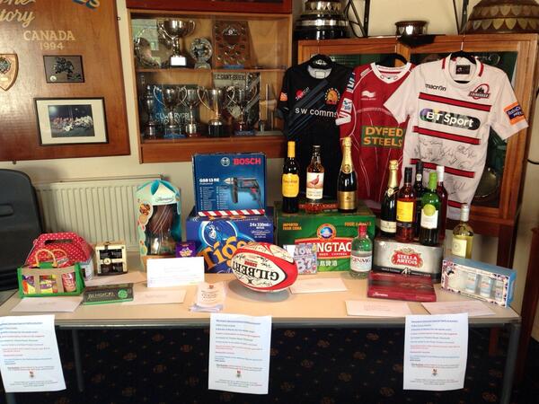 SimplyEvents14's tweet image. Come see out raffle prizes in the club house! Some signed shirts to be auctioned off too