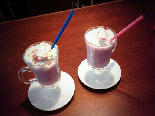 Micheldor1's tweet photo. Batidoos cafes valiente cn @AlfonsinaDor http://t.co/QY29w2VKyG