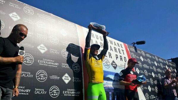 WestAustralia's tweet photo. RT @ASP: .@michelspartan accepting his 1st place 2014 #margiespro trophy! #makeitwest @WestAustralia http://t.co/w1nDroBolZ