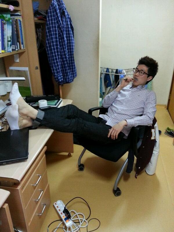 leekch0703's tweet photo. 양치허세남.jpg http://t.co/QpXlQNgCMe