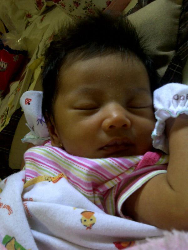 FebryMeuthia's tweet photo. RT @fadjroeL: Masa Depan INDONESIA RT @ibuuung: Anaku umur 2 minggu, rambutnya udah mirip sama tante @FebryMeuthia :D http://t.co/iYtmvfc7tv