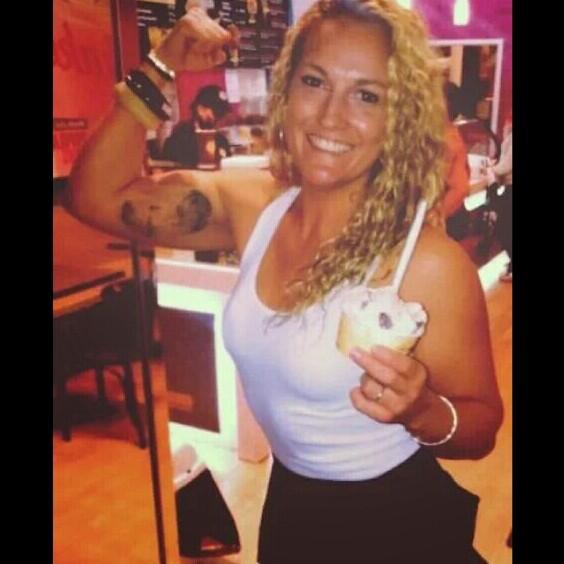 Alex_McCabe4's tweet photo. A gurl needs an icecream every now &amp; then #helpsmusclegrowthright? Haha ;-) http://t.co/L0VfPx7fhz