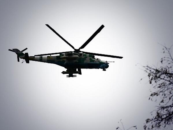 Признавайтесь, чей вертолет над #Славянск ?   #РусскаяВесна #RussianSpring RT
