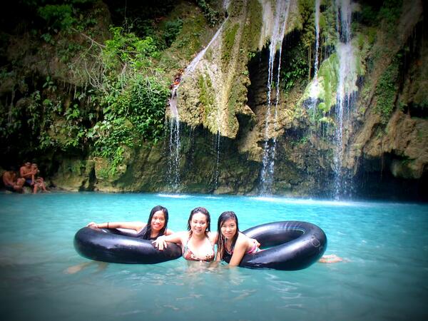 strawberrymign's tweet image. with princess and maryknoll #summer2014 #CousinLove #magasofalls