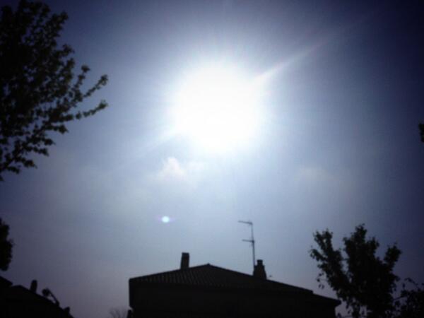 mariabecerrabs's tweet photo. Sol reluciente para un día tan especial como el de hoy..comienza la gran semana #SSanta14 http://t.co/DmRaXoChXg